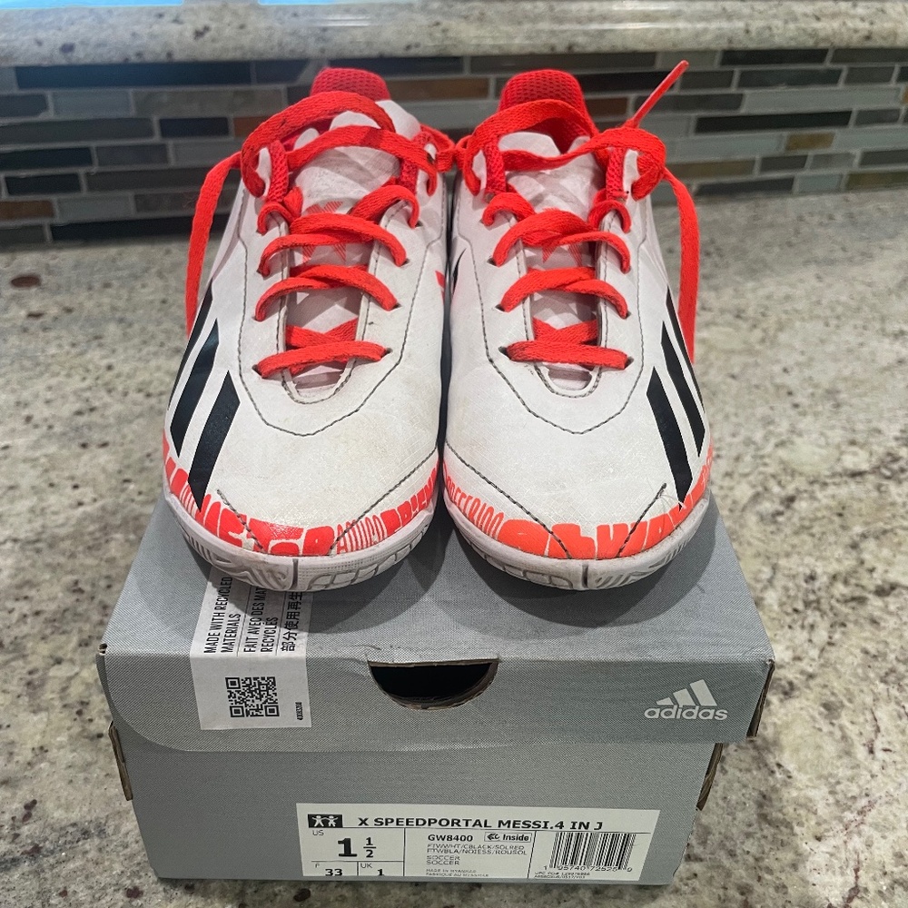 Adidas speedportal Mesi.4 indoor soccer shoes kids